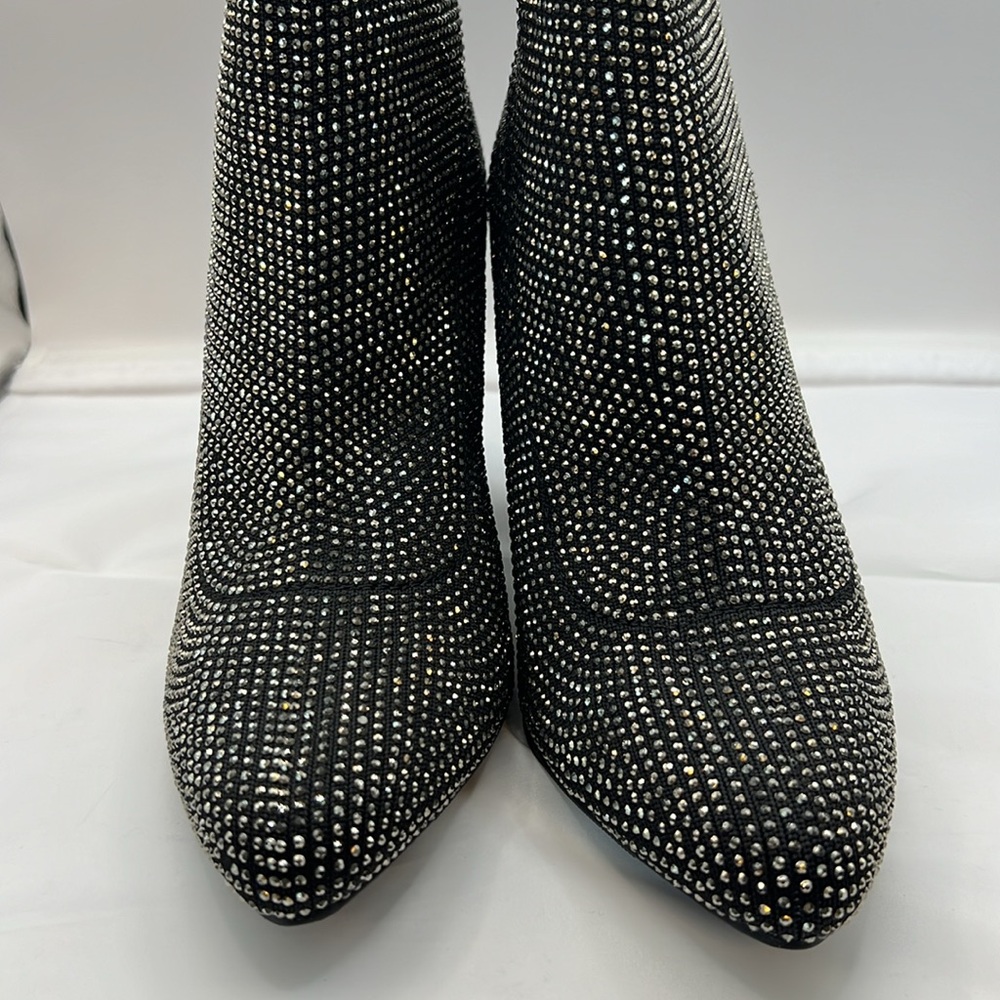 Wild Pair's Baybe booties size 5 NIB